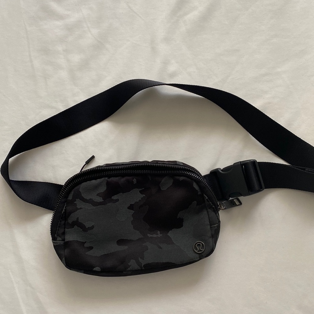 lululemon everywhere belt bag